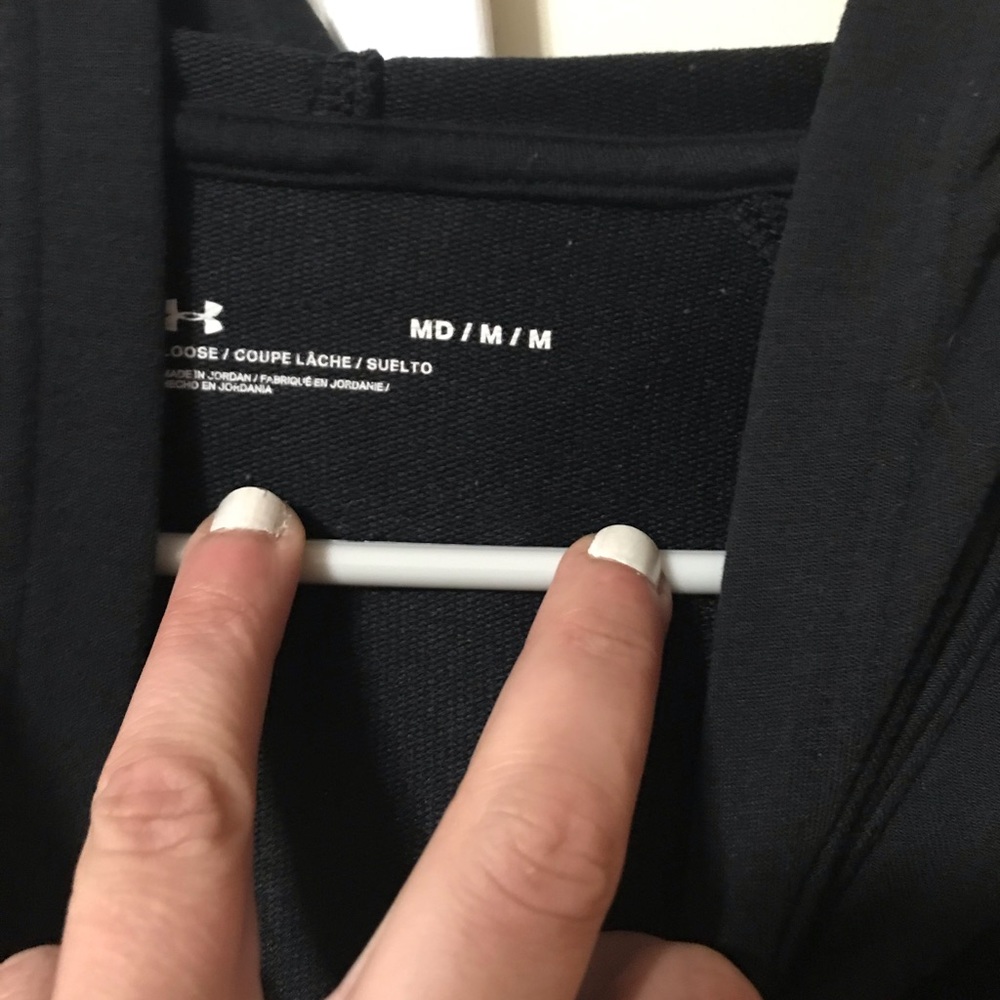 Under armor- med black sweatshirt